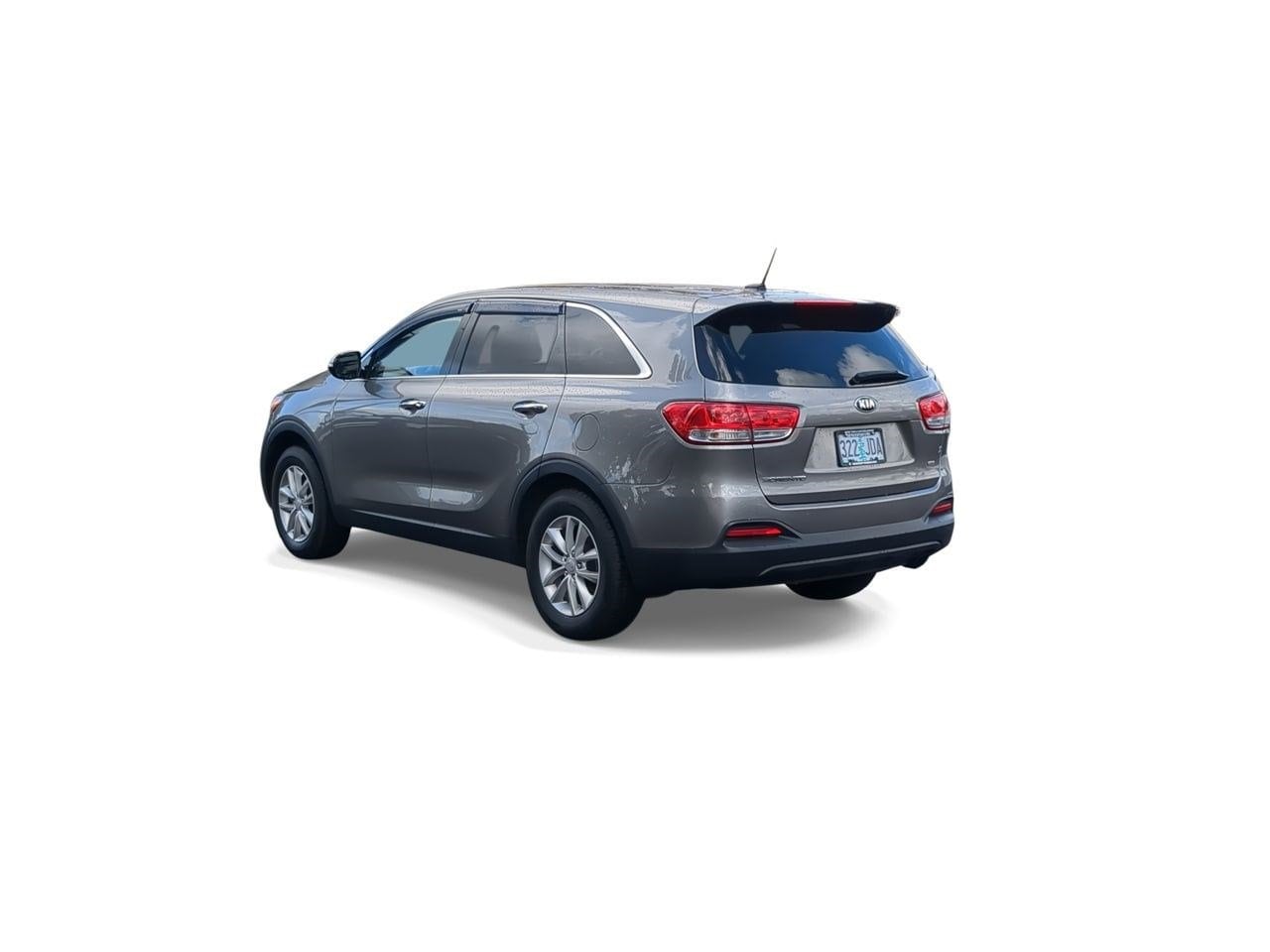 Thumbnail: 2016 Kia Sorento - 6
