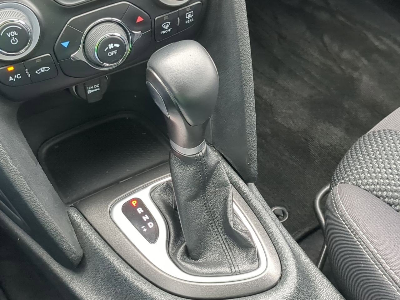 Thumbnail: 2015 Dodge Dart - 38