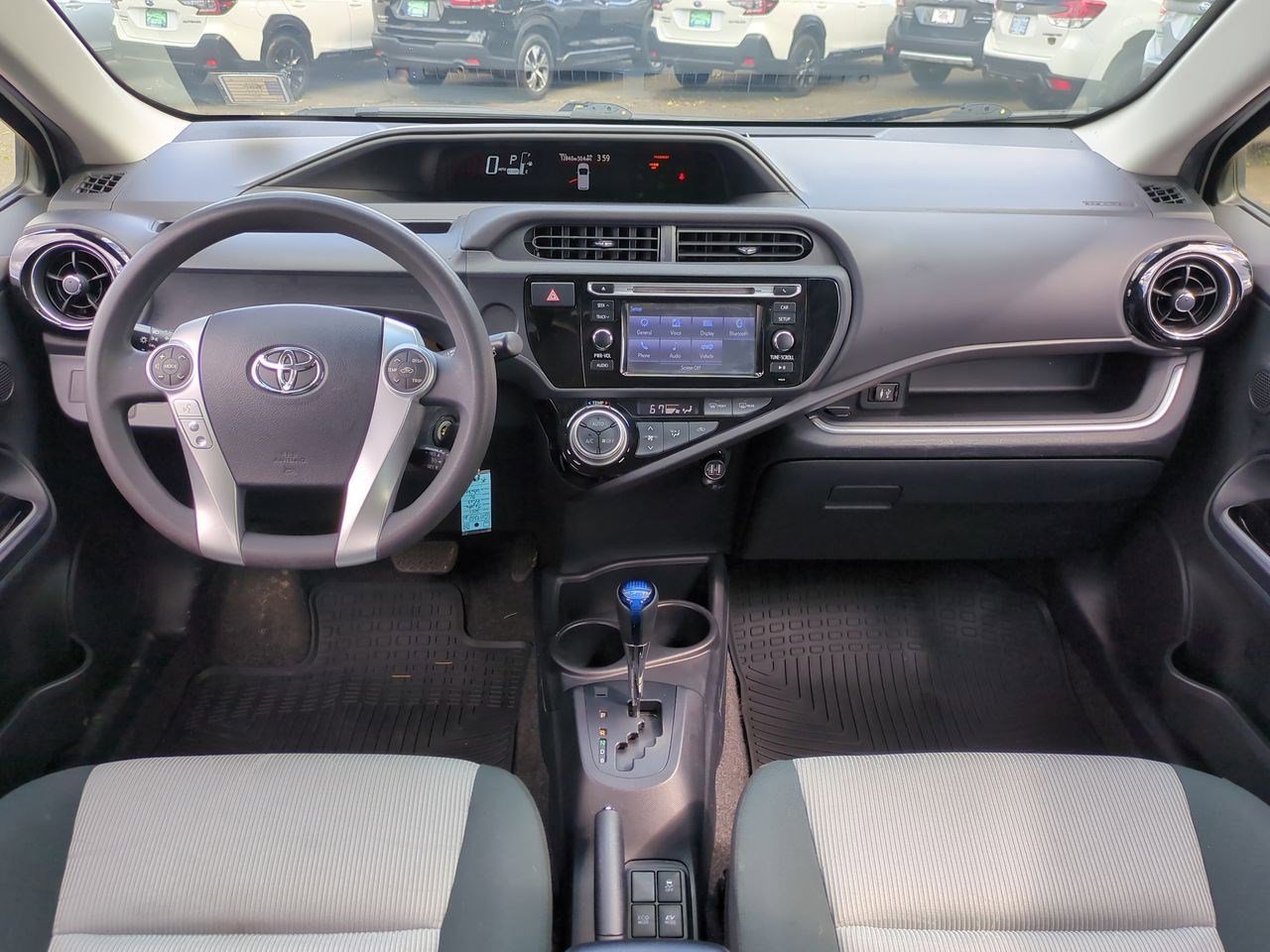 Thumbnail: 2016 Toyota Prius c - 15