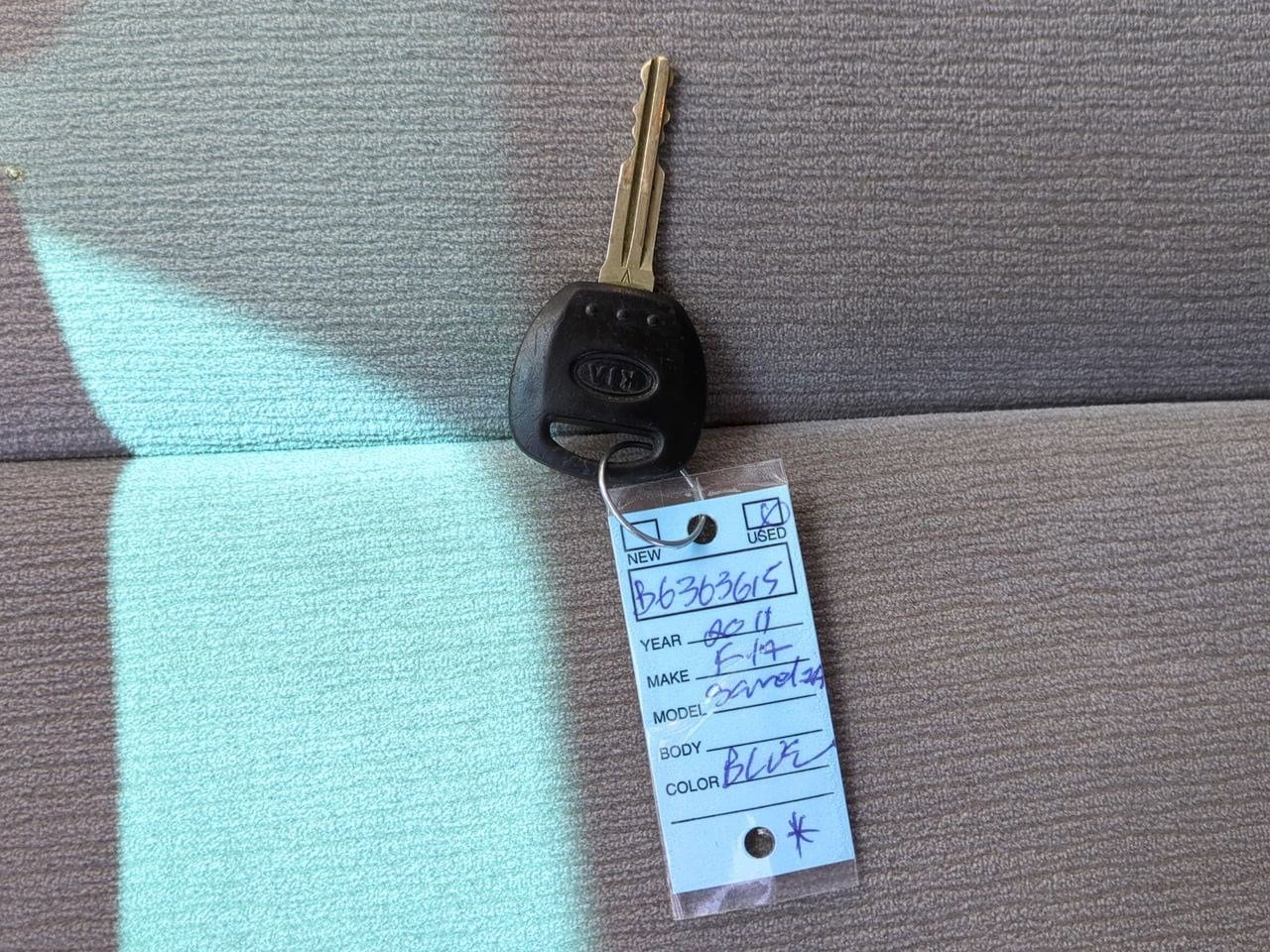 Thumbnail: 2011 Kia Sedona - 35