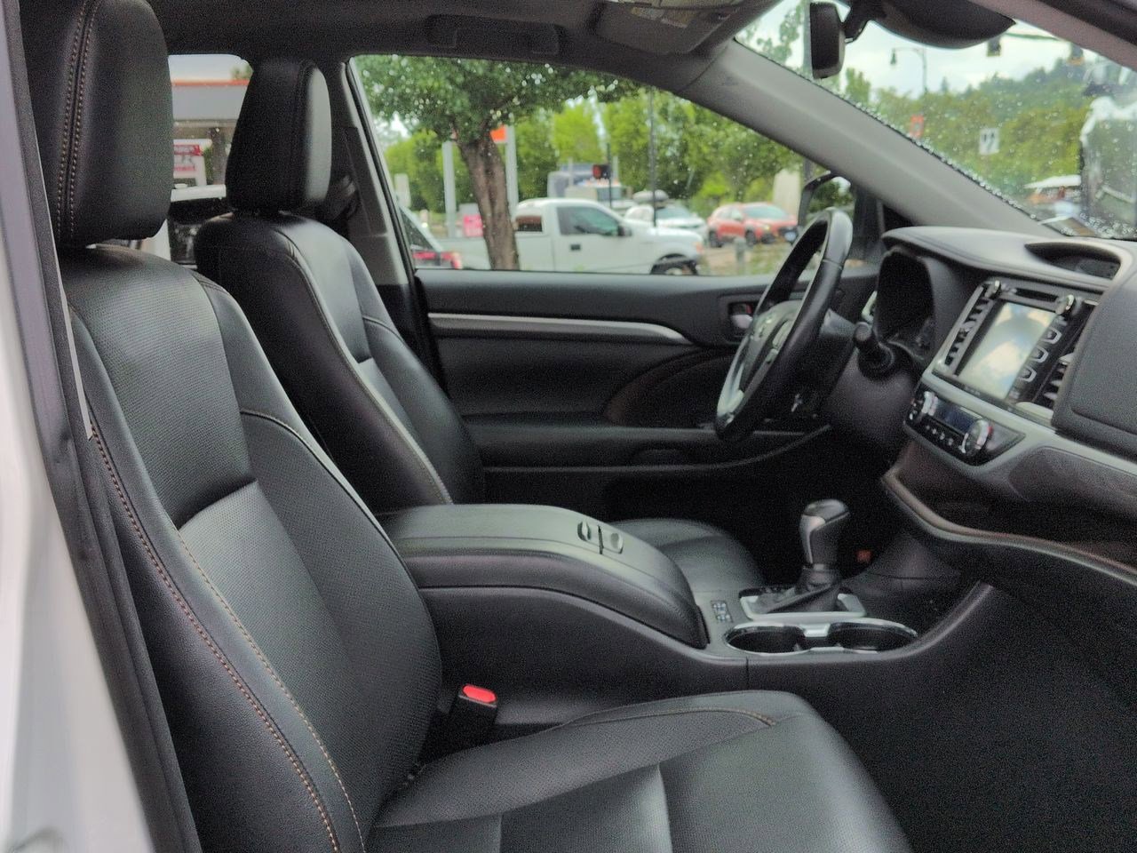 Thumbnail: 2018 Toyota Highlander - 23