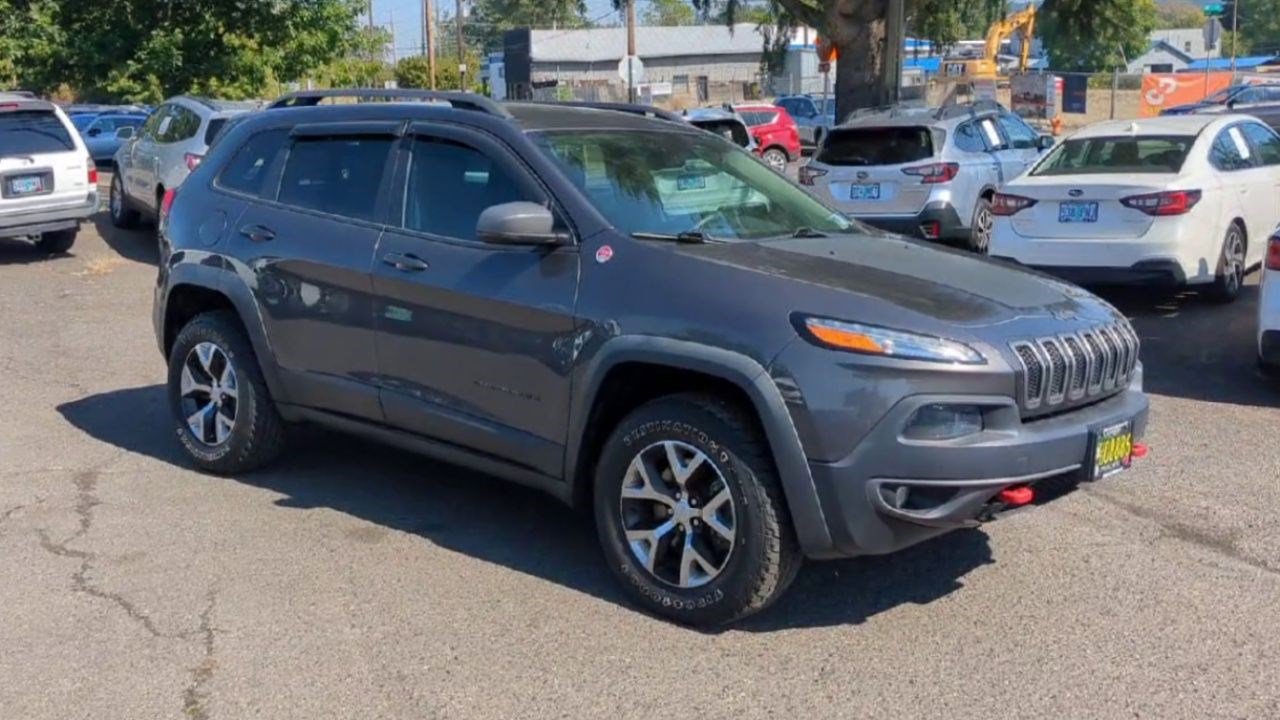 2018 Jeep Cherokee Trailhawk photo 2
