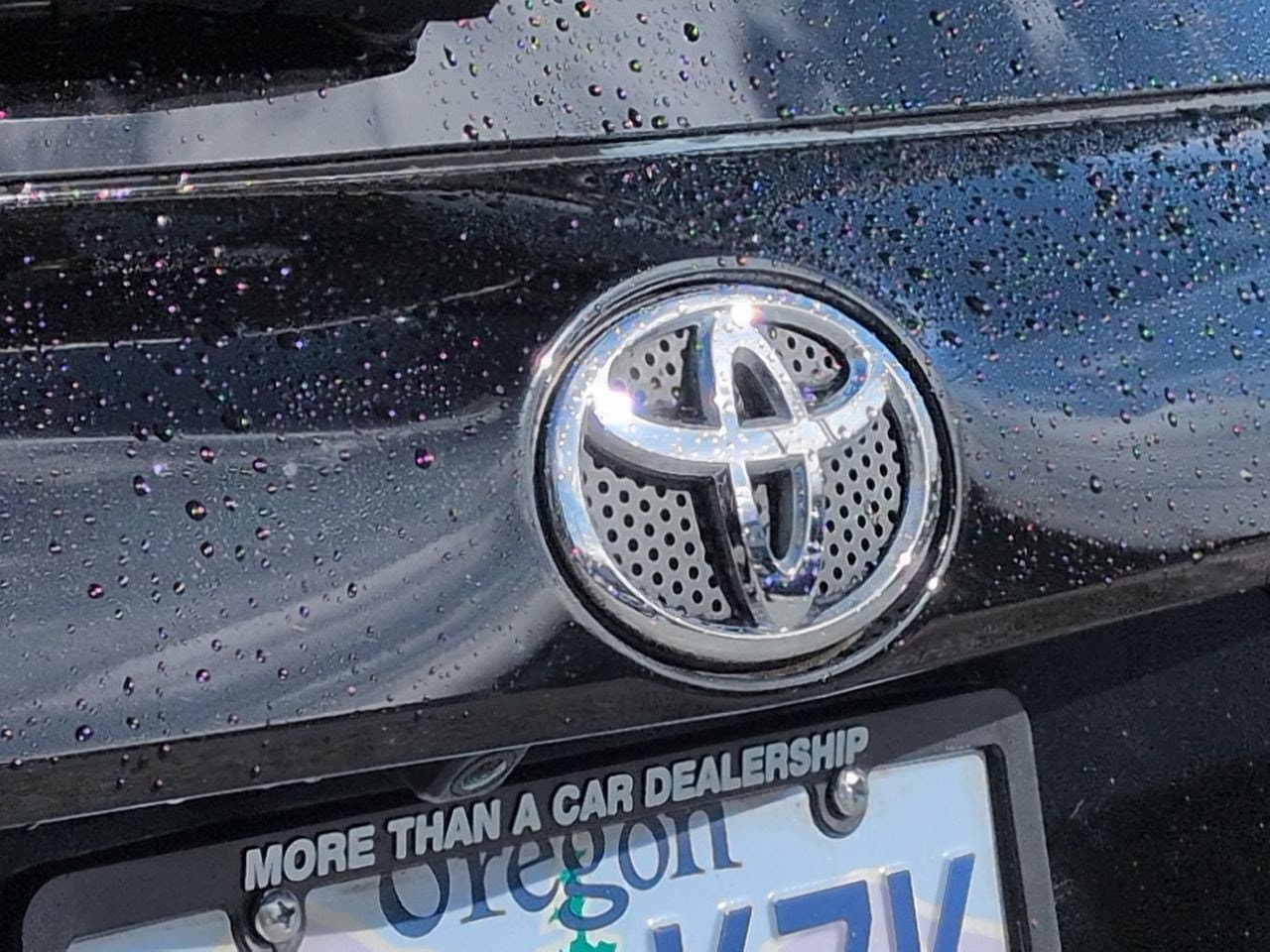 Thumbnail: 2018 Toyota RAV4 - 12