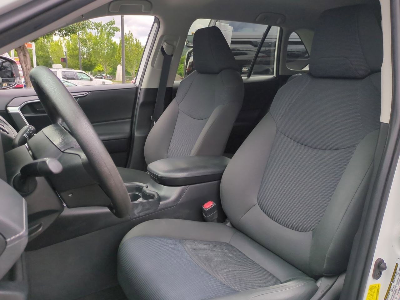 Thumbnail: 2021 Toyota RAV4 - 16