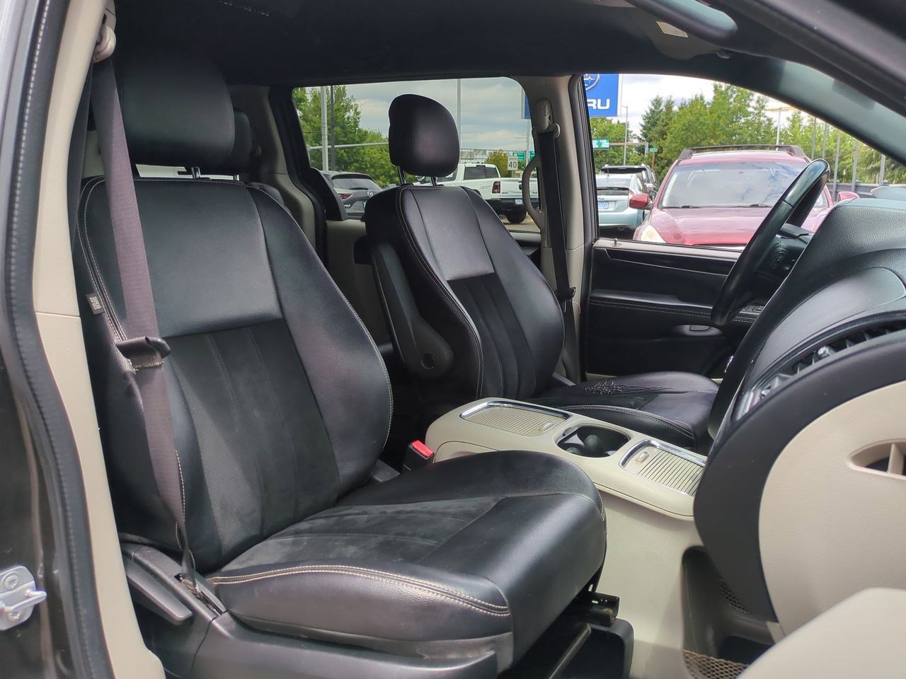 Thumbnail: 2017 Dodge Grand Caravan - 22