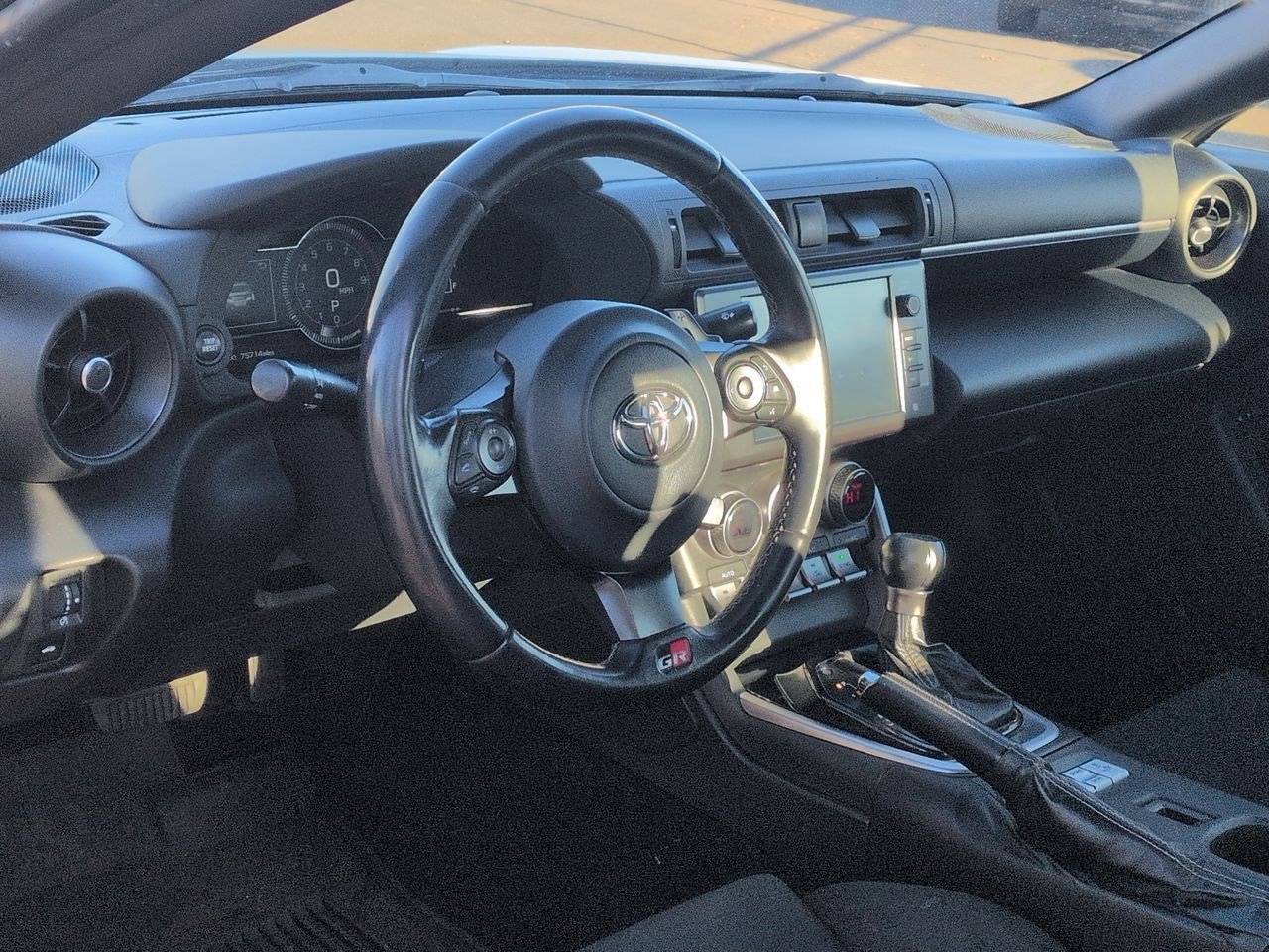 Thumbnail: 2023 Toyota GR86 - 16