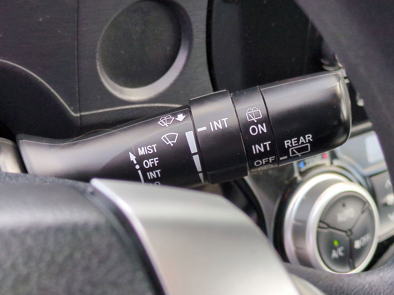 Thumbnail: 2016 Toyota Prius c - 25