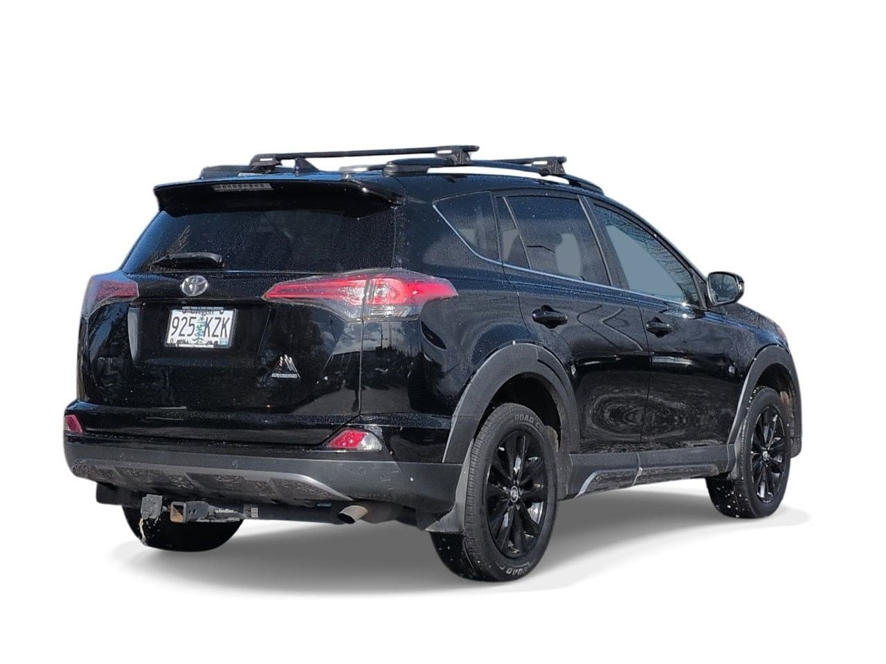 Thumbnail: 2018 Toyota RAV4 - 8