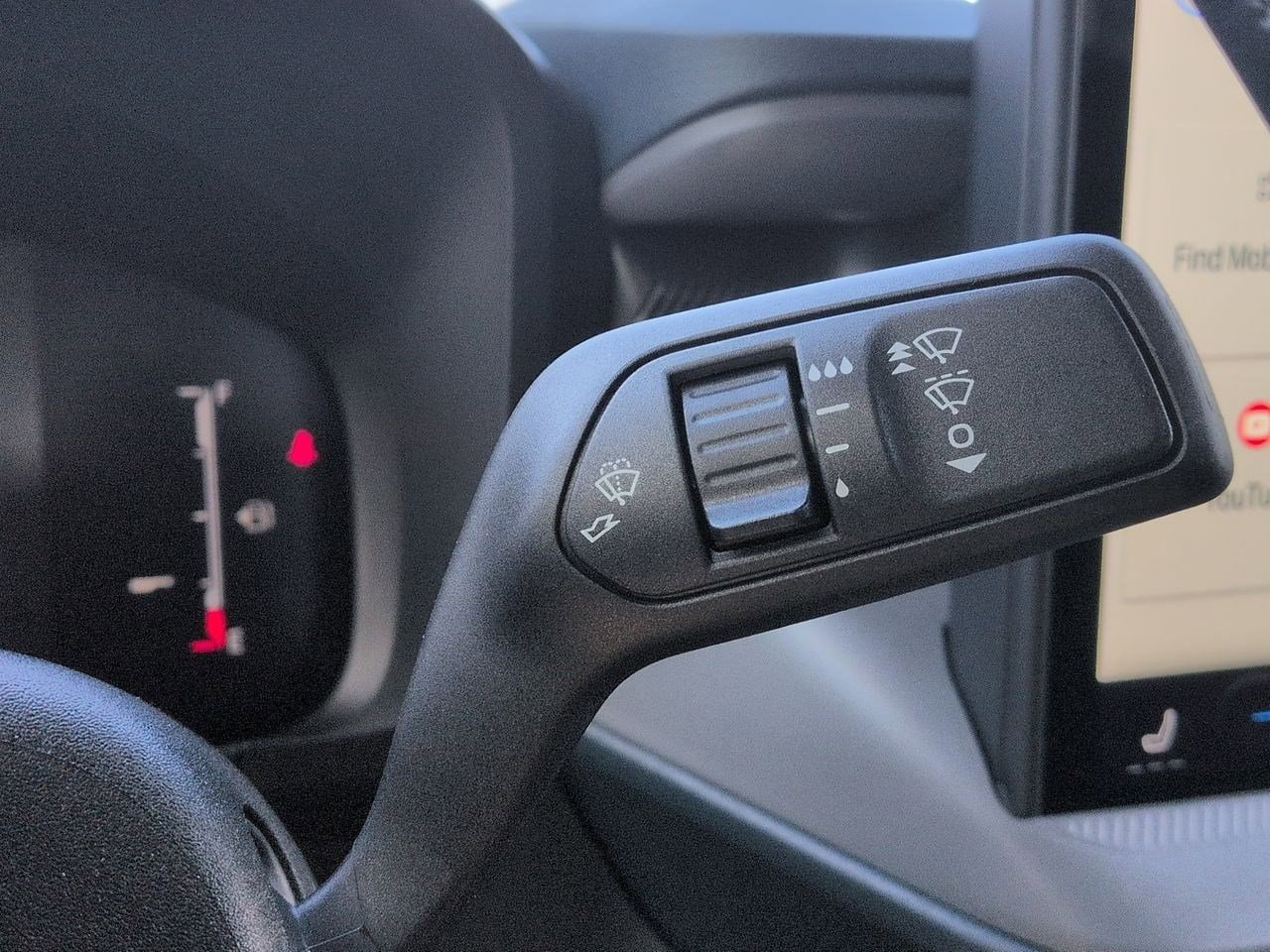 Thumbnail: 2025 Ford Maverick - 25