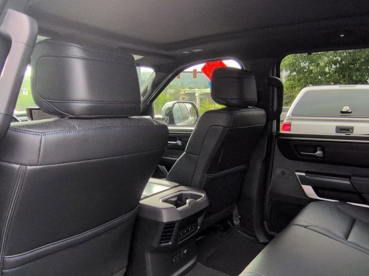 2022 Toyota Tundra Platinum - Photo 18