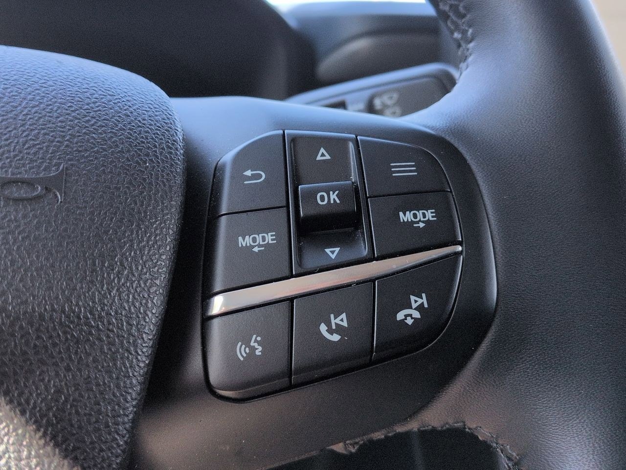 Thumbnail: 2025 Ford Maverick - 24