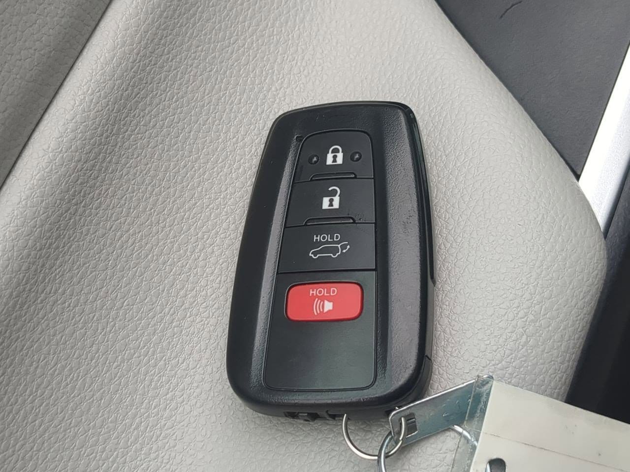 Thumbnail: 2022 Toyota RAV4 - 36