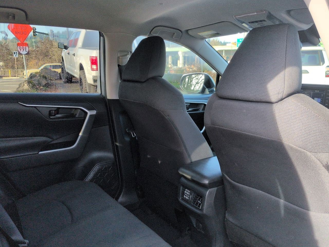 Thumbnail: 2019 Toyota RAV4 - 21