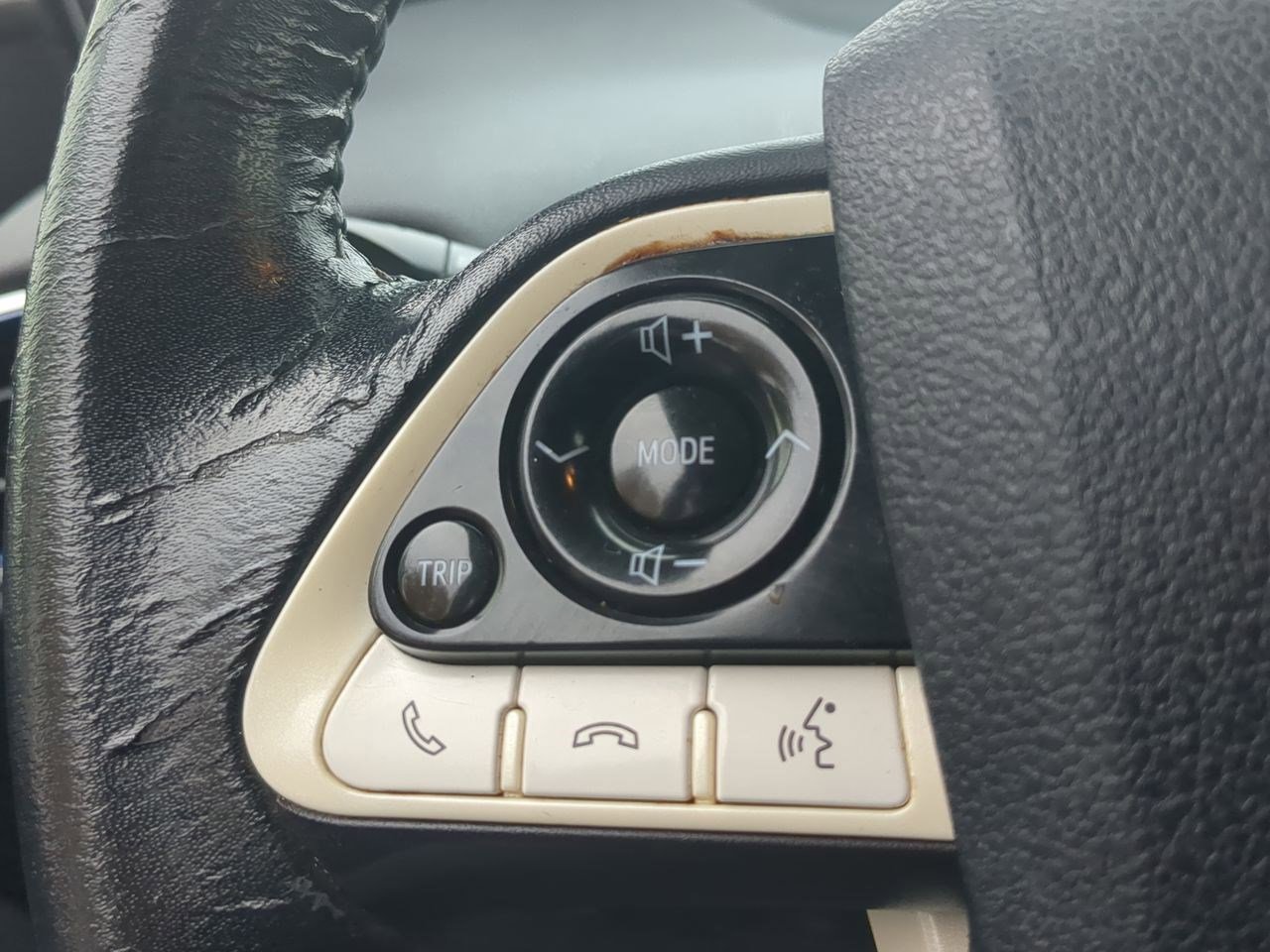 Thumbnail: 2016 Toyota Prius - 23