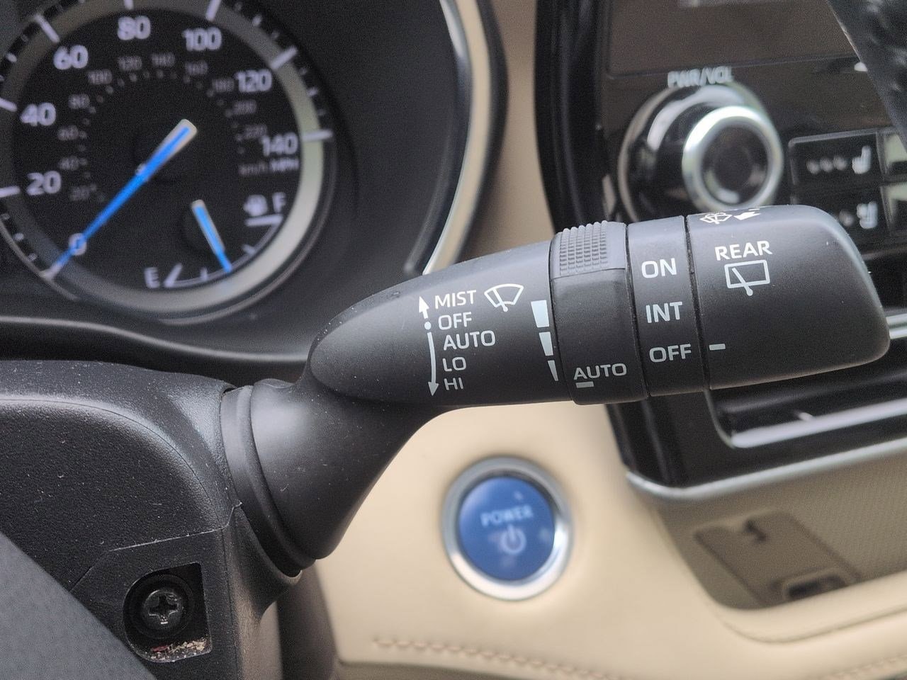 Thumbnail: 2020 Toyota Highlander - 27