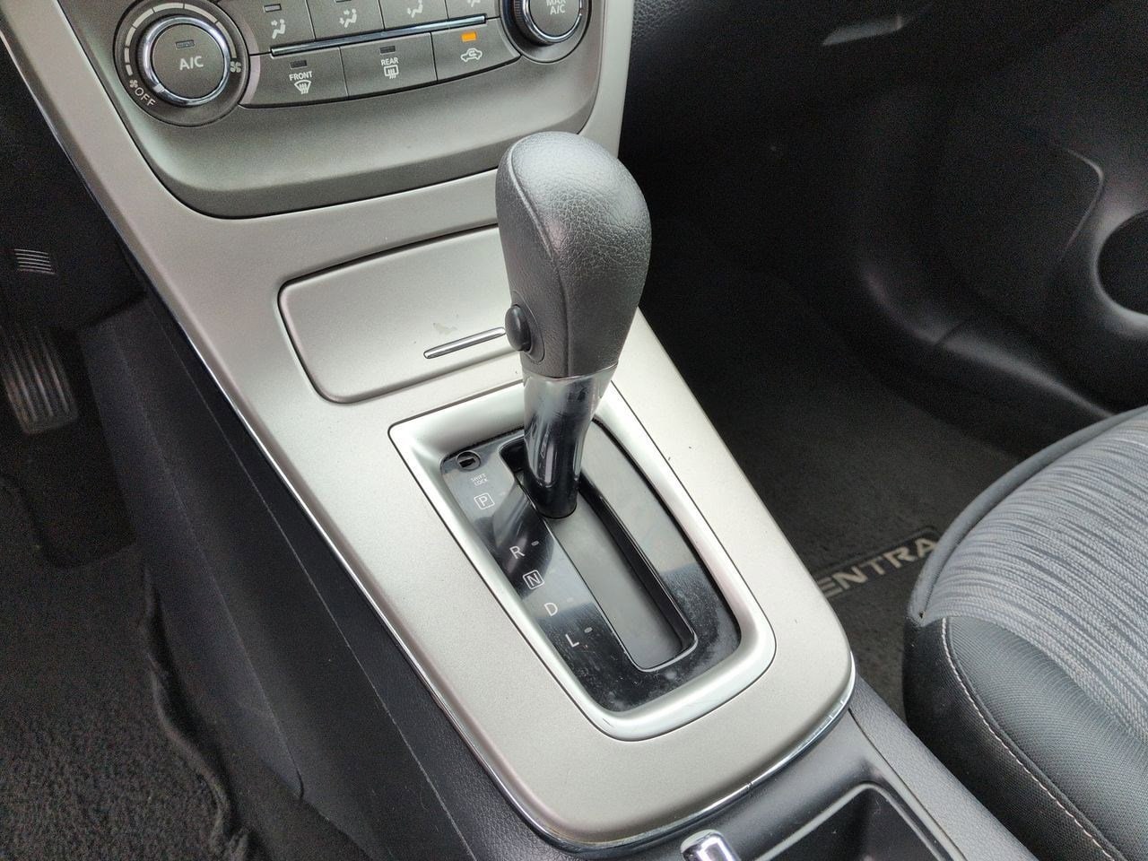 Thumbnail: 2014 Nissan Sentra - 31