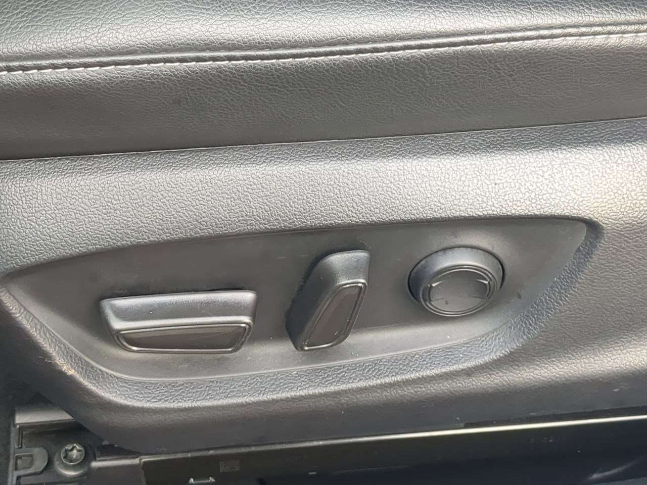 Thumbnail: 2023 Toyota Camry - 18