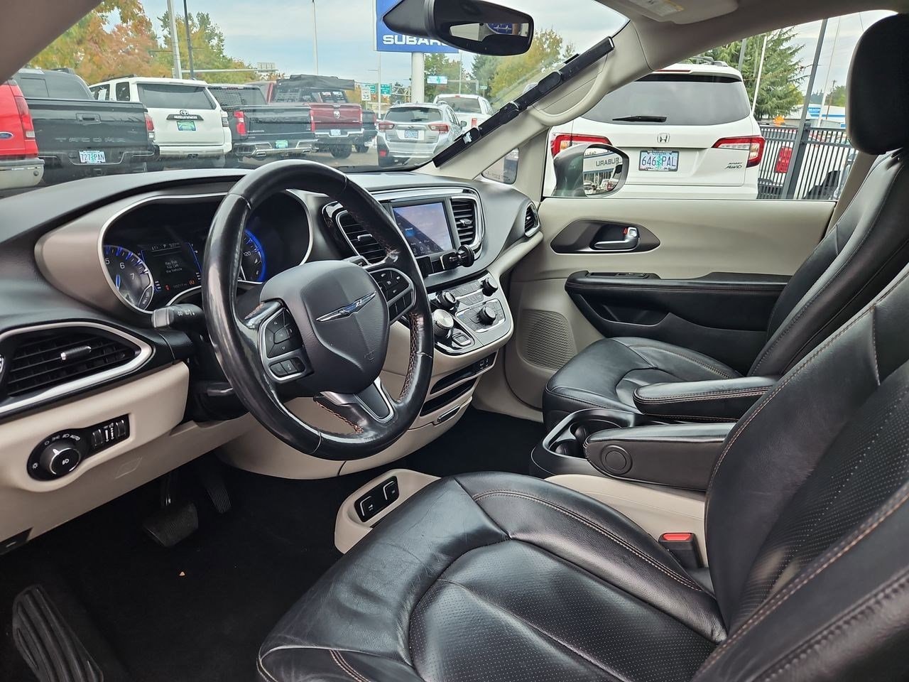 Thumbnail: 2020 Chrysler Pacifica - 10