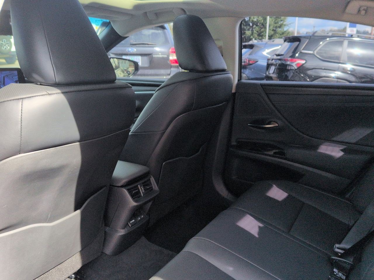 Thumbnail: 2025 Lexus ES - 19