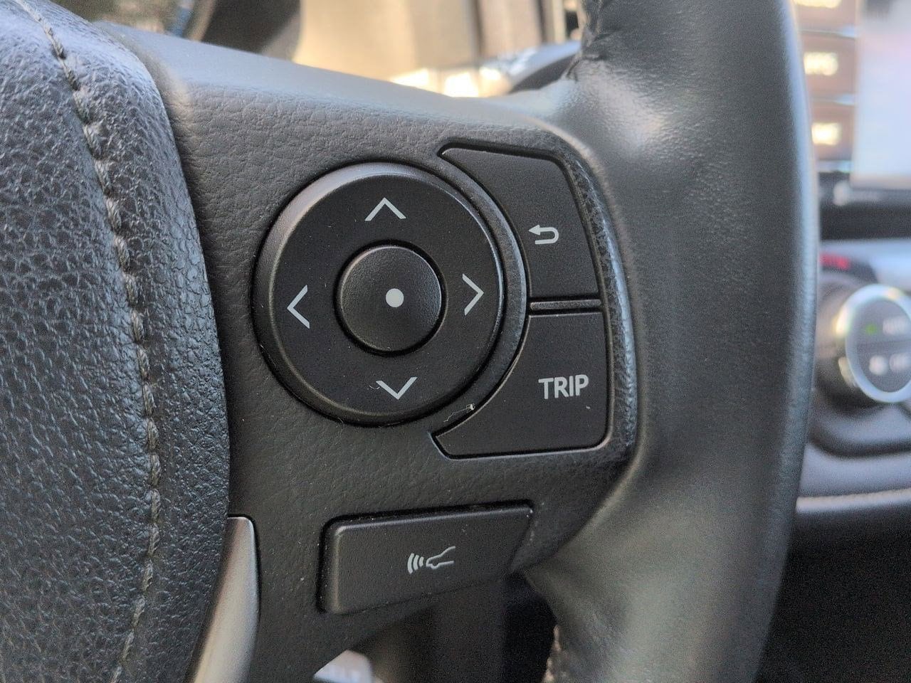 Thumbnail: 2017 Toyota RAV4 - 23