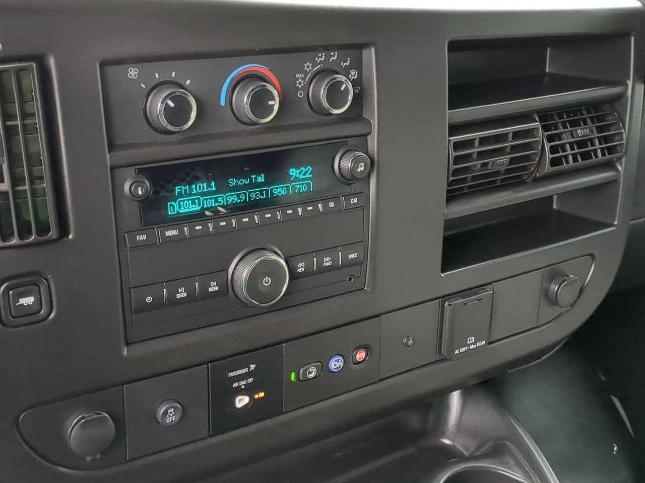 Thumbnail: 2020 GMC Savana - 32