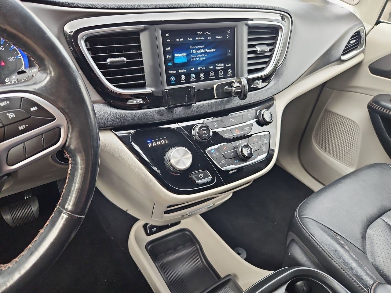 Thumbnail: 2020 Chrysler Pacifica - 30