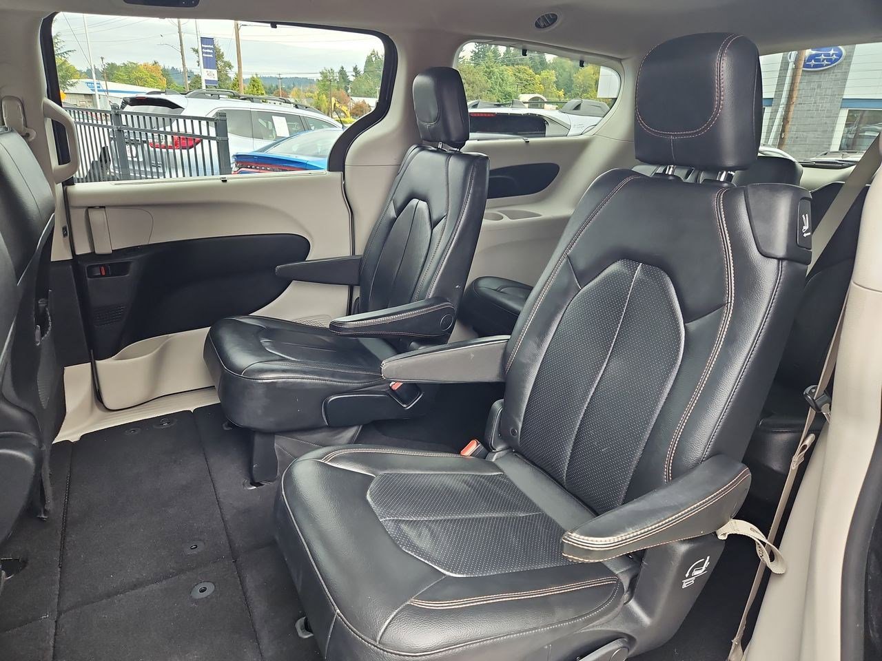 Thumbnail: 2020 Chrysler Pacifica - 21