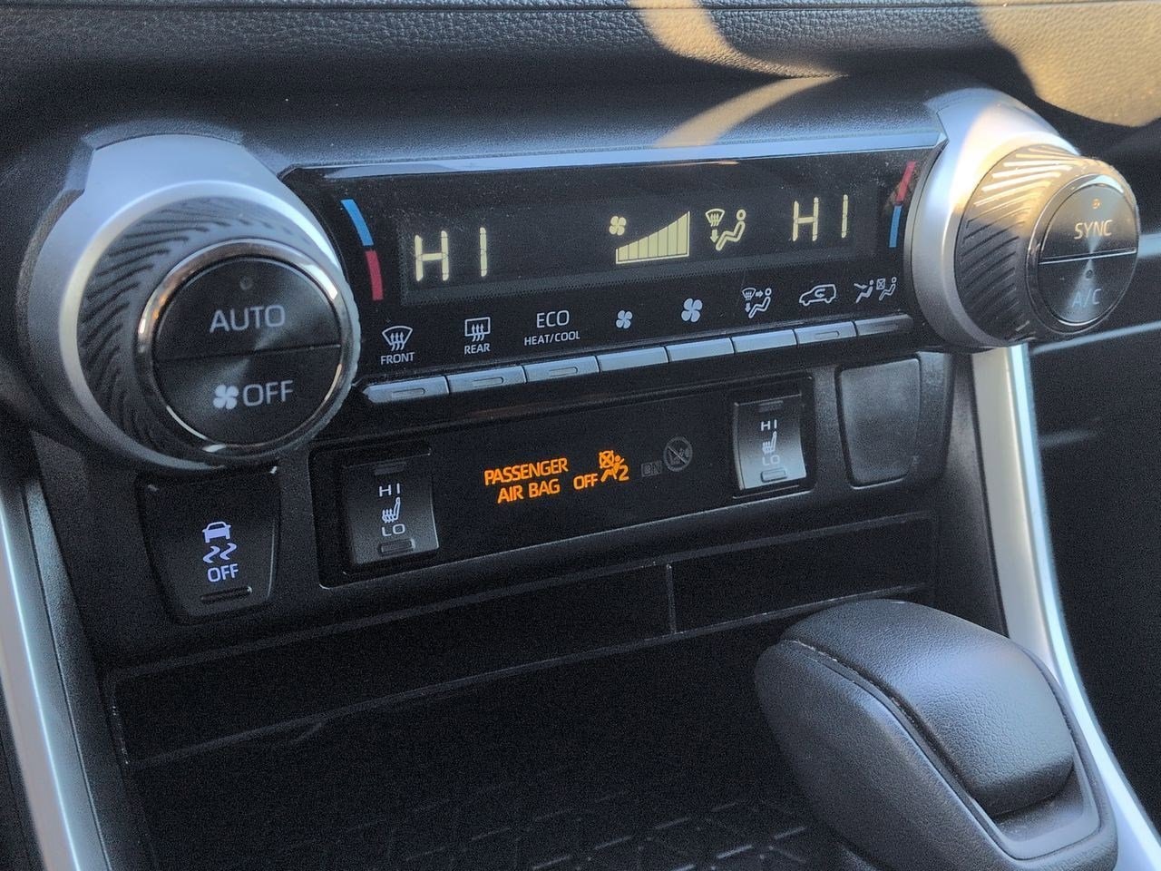 Thumbnail: 2022 Toyota RAV4 - 30