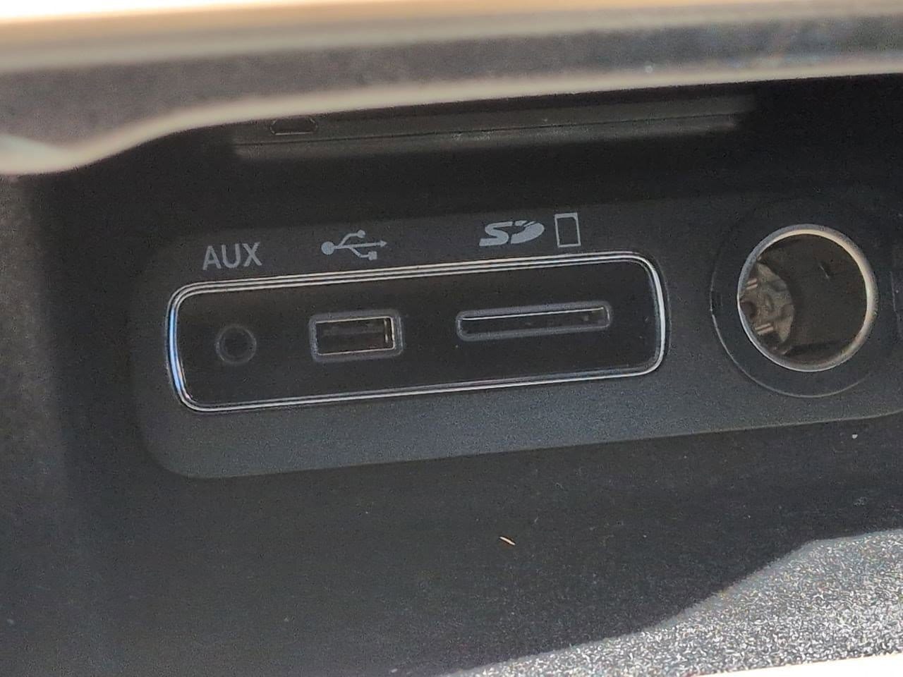 Thumbnail: 2014 Jeep Grand Cherokee - 32