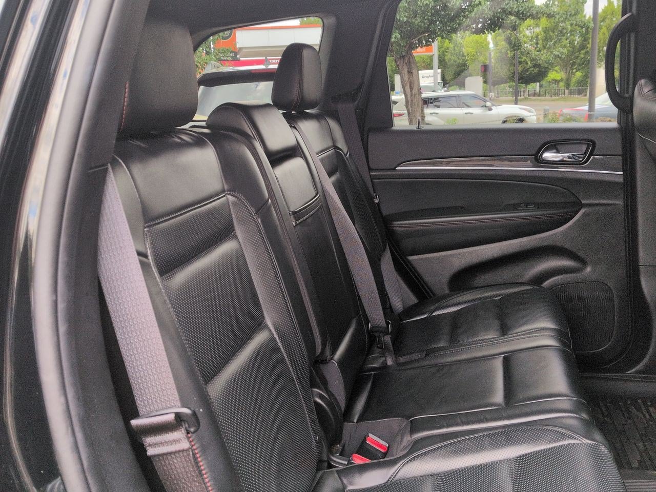 Thumbnail: 2021 Jeep Grand Cherokee - 21