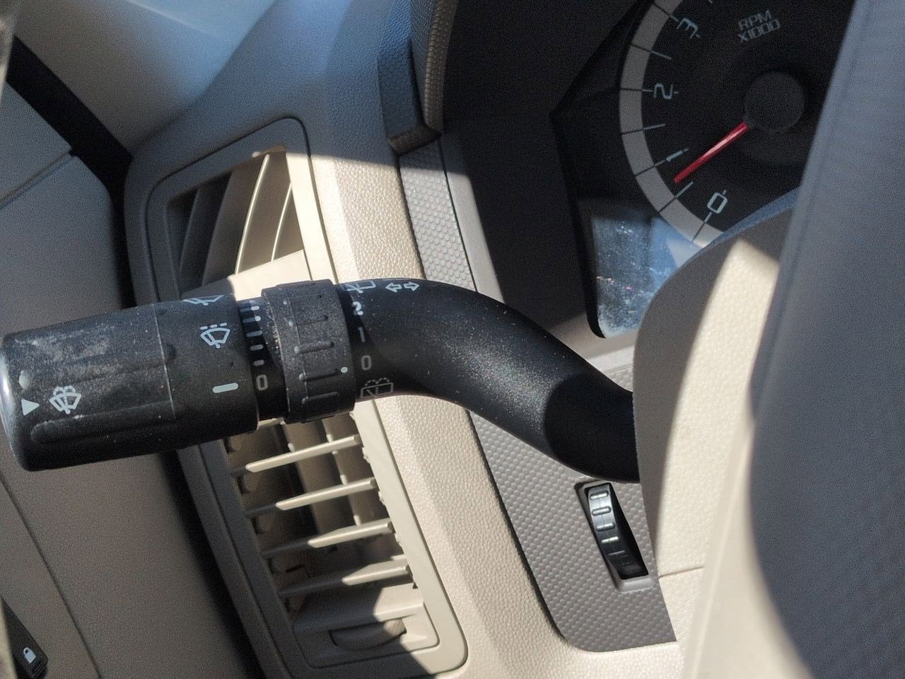 Thumbnail: 2011 Ford Escape - 27