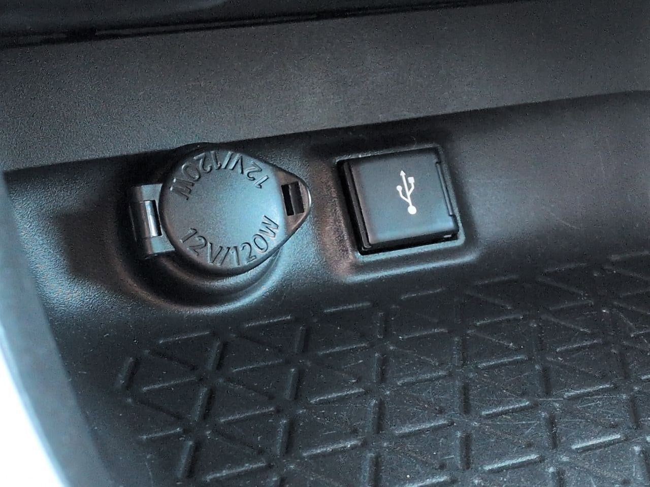 Thumbnail: 2021 Toyota RAV4 - 33