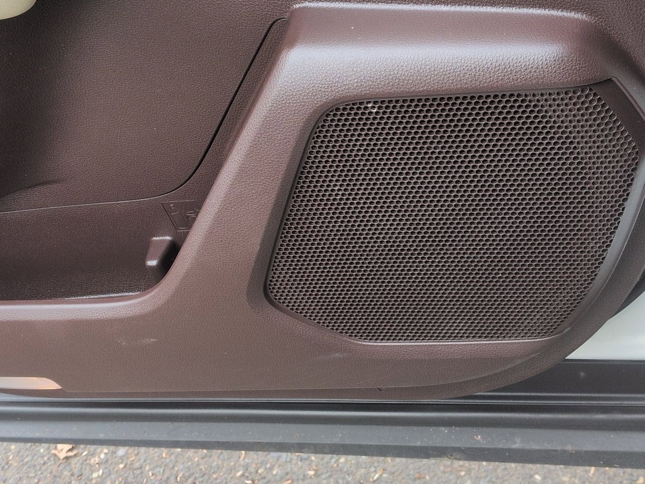 Thumbnail: 2020 Toyota Highlander - 32