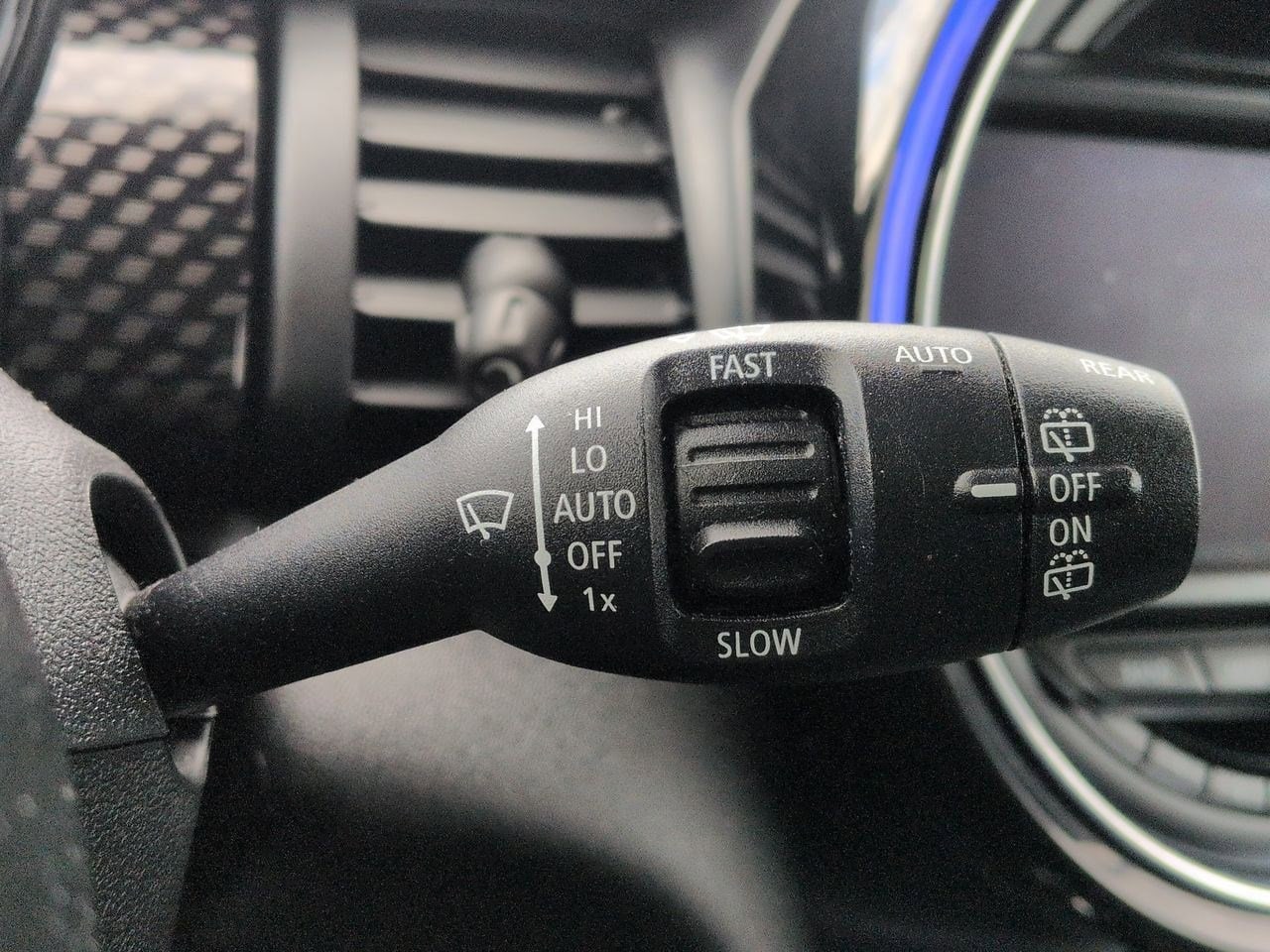 Thumbnail: 2018 MINI Cooper Hardtop - 23