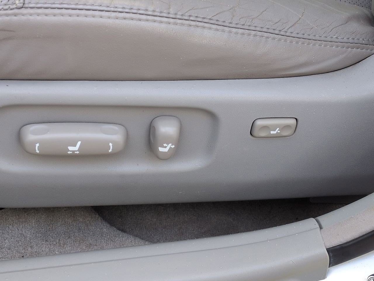 Thumbnail: 2005 Lexus ES - 17