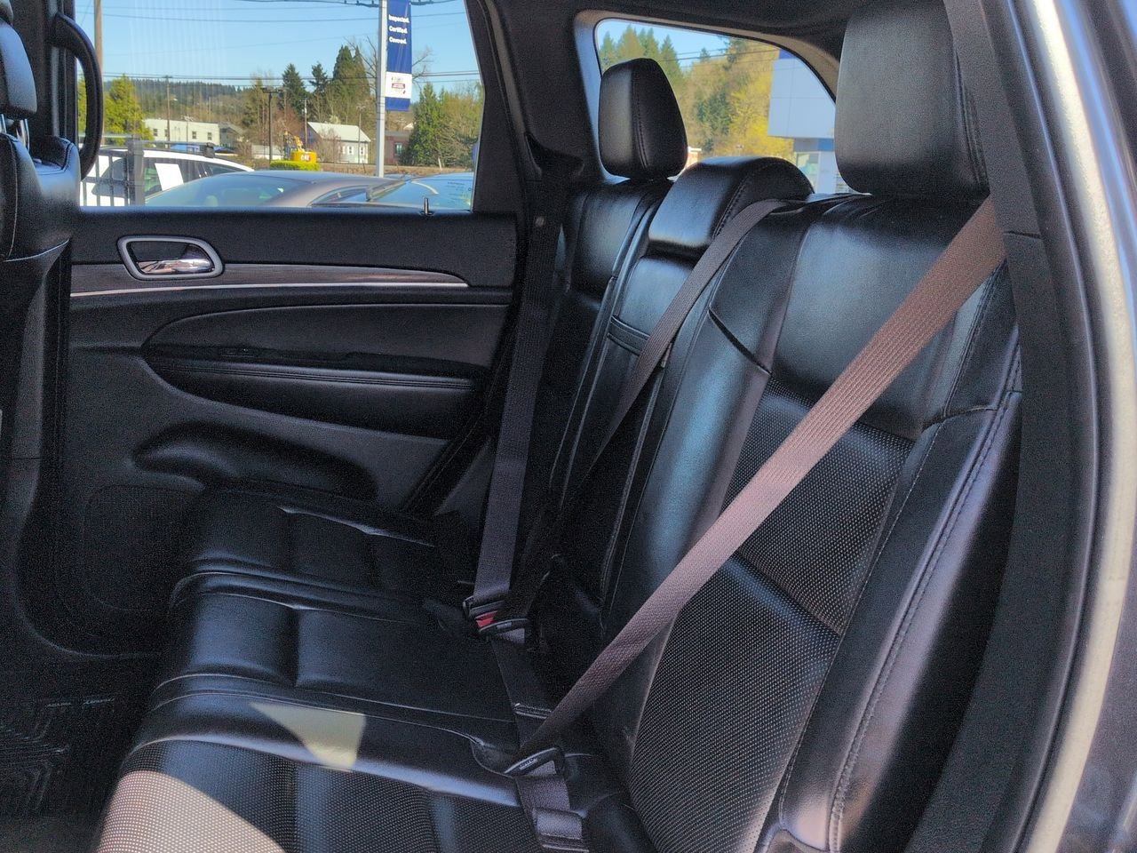 Thumbnail: 2020 Jeep Grand Cherokee - 20