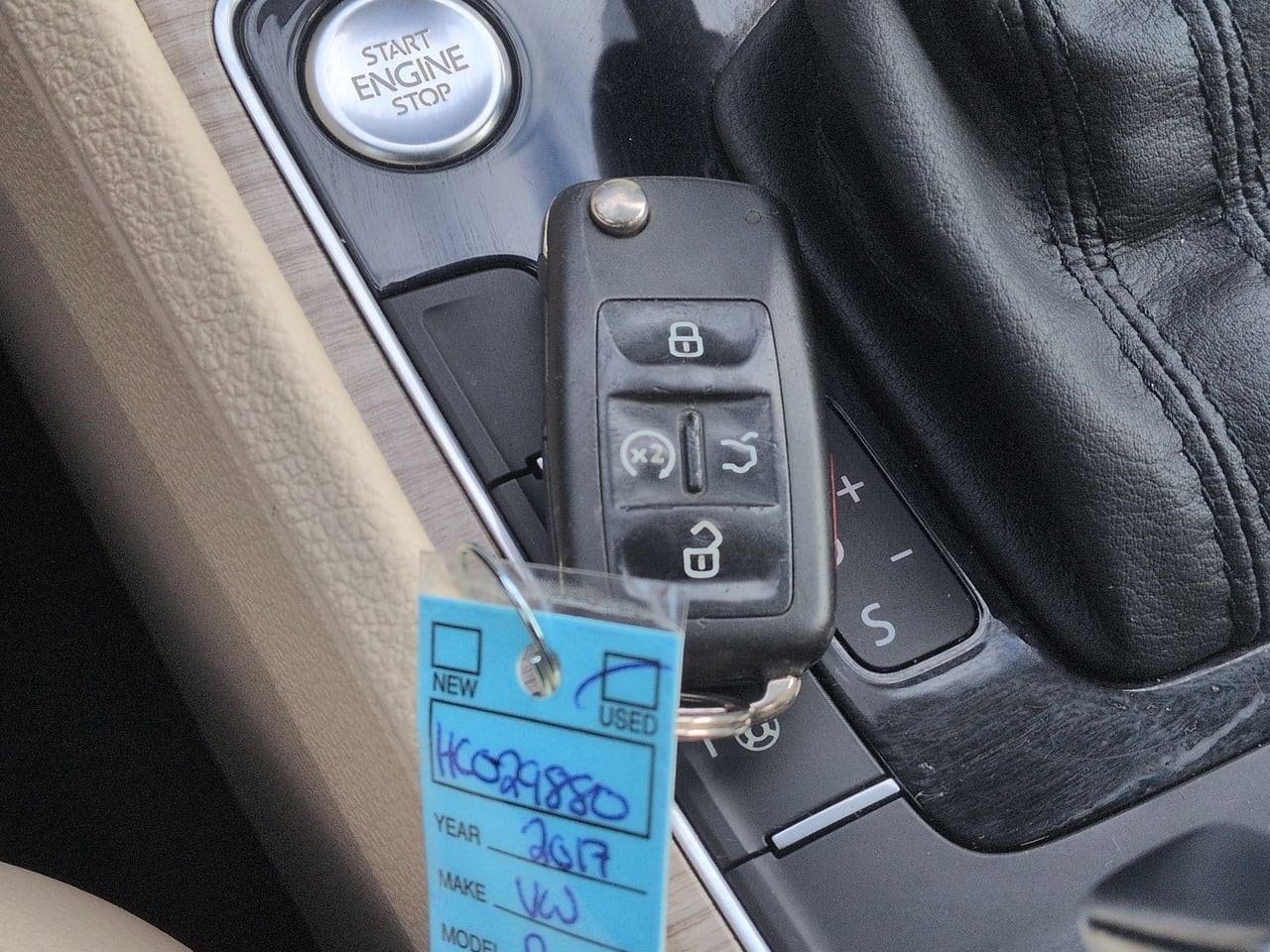 Thumbnail: 2017 Volkswagen Passat - 38