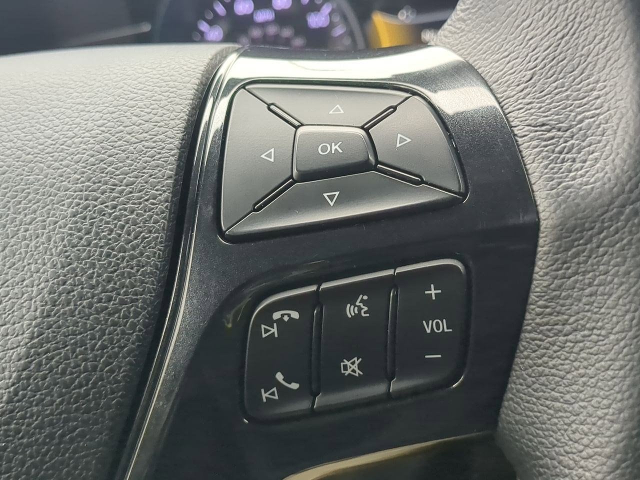 Thumbnail: 2018 Ford Explorer - 25