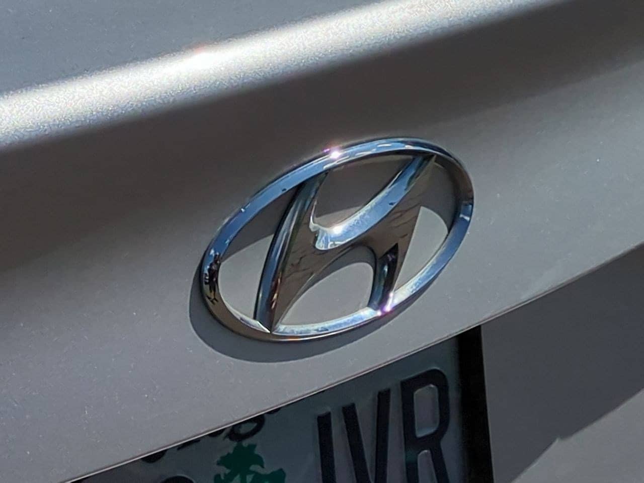 Thumbnail: 2017 Hyundai Elantra - 11