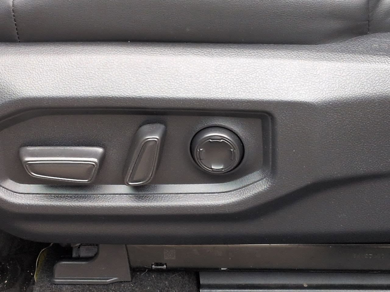 2022 Toyota Tundra Platinum - Photo 17