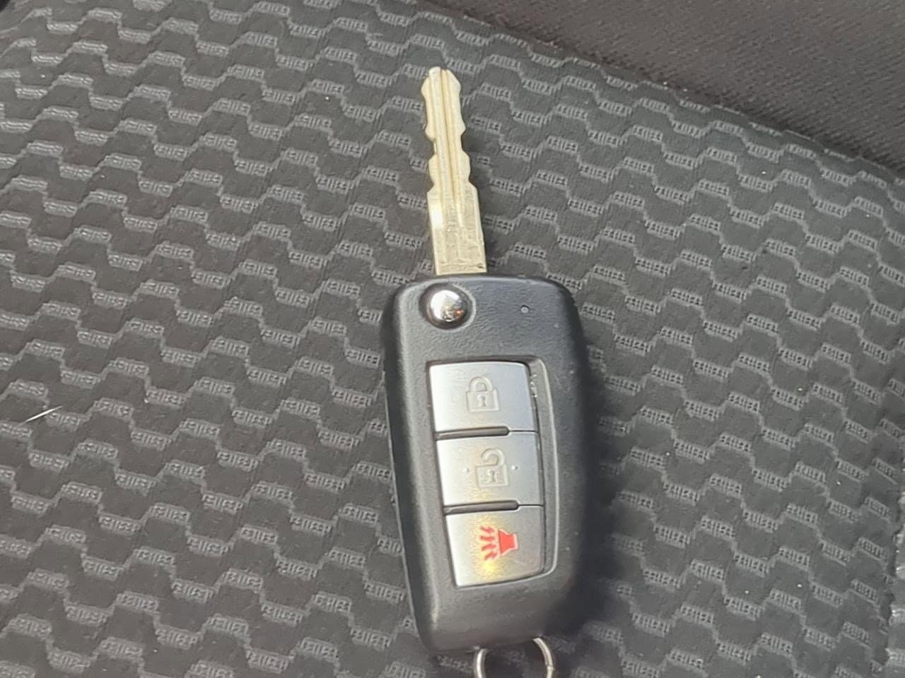 Thumbnail: 2018 Nissan Rogue Sport - 33