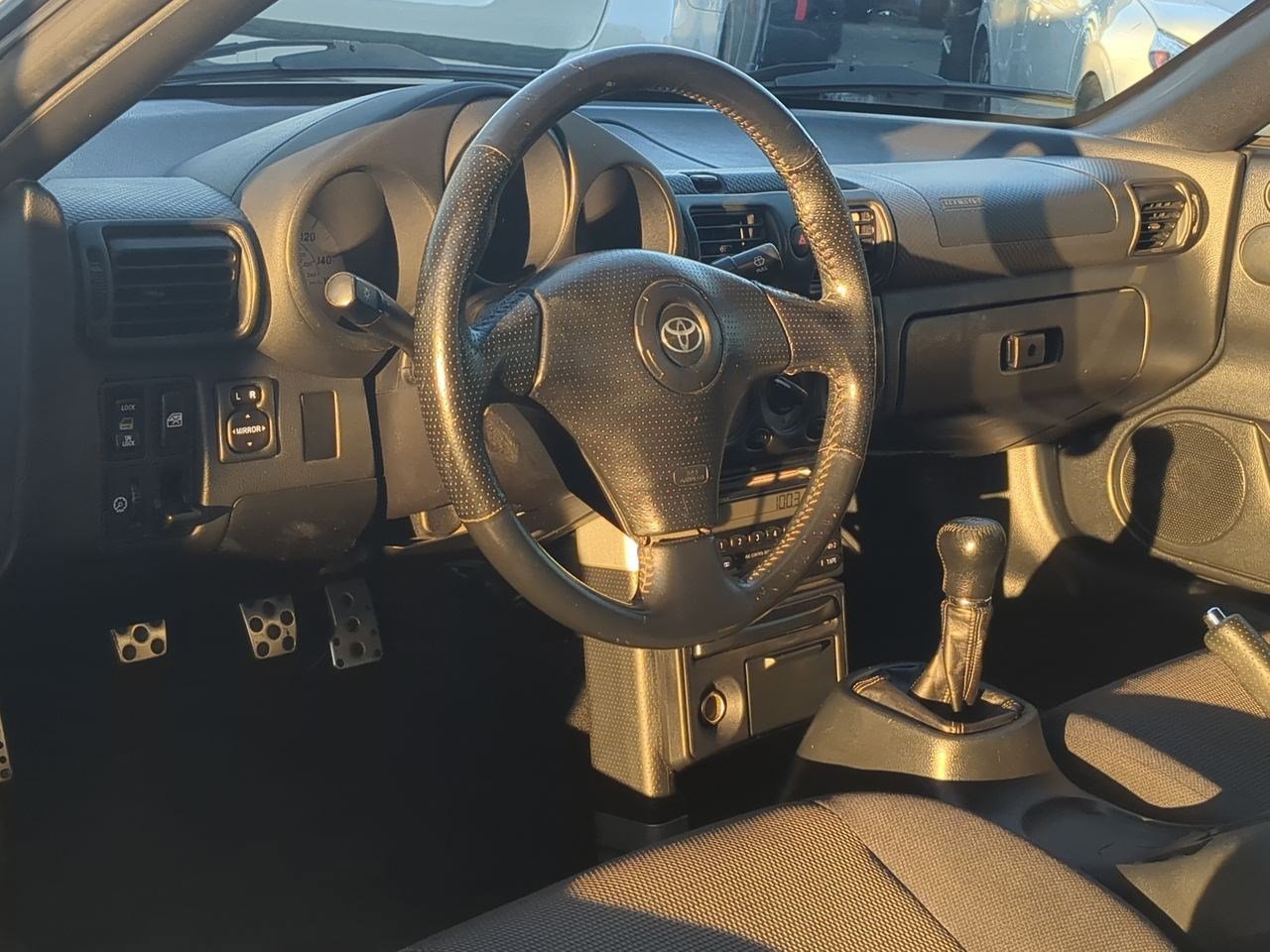 Thumbnail: 2001 Toyota MR2 Spyder - 10