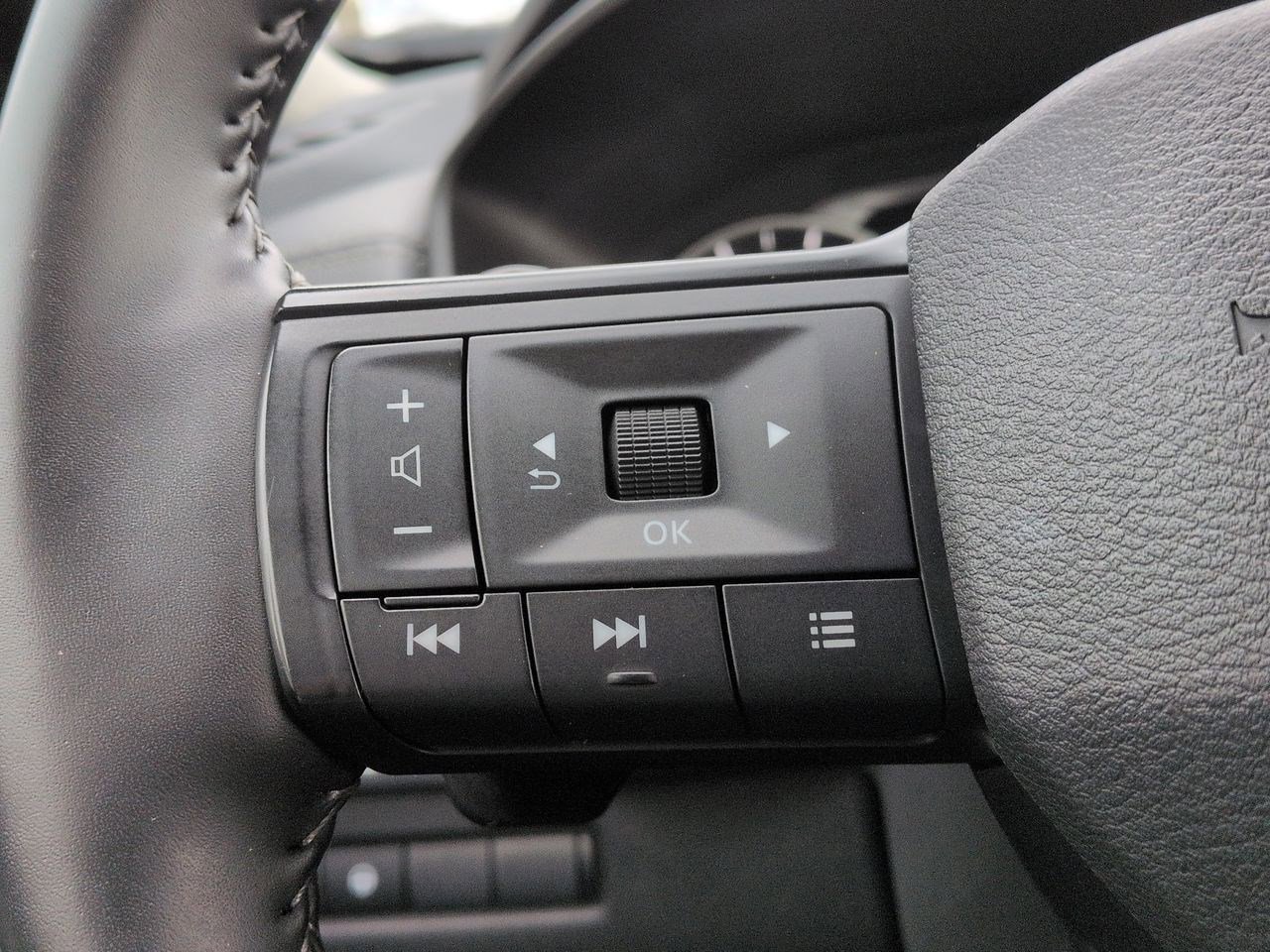 Thumbnail: 2025 Nissan Rogue - 23