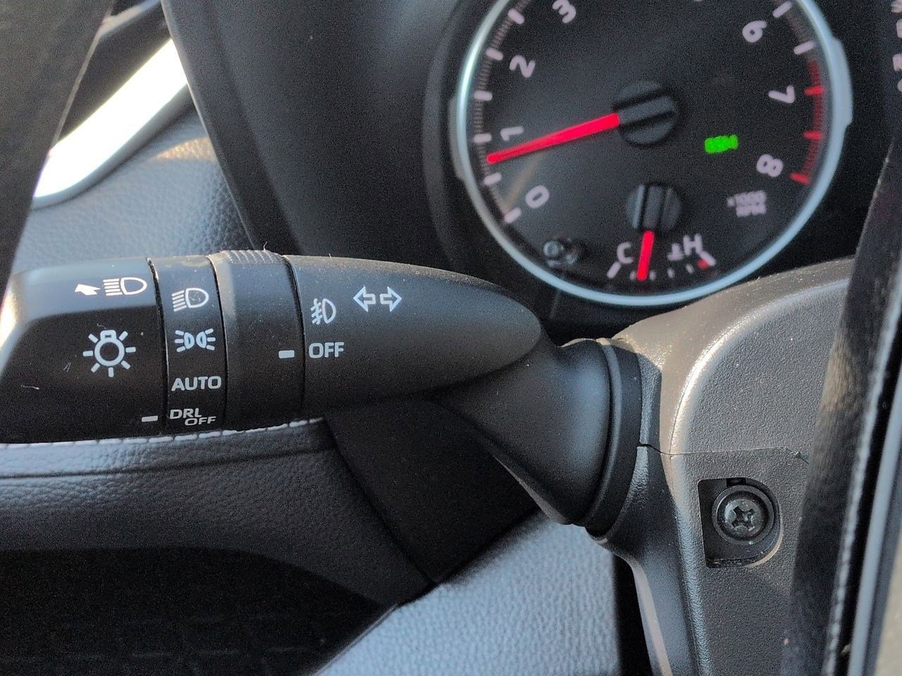 Thumbnail: 2021 Toyota RAV4 - 28