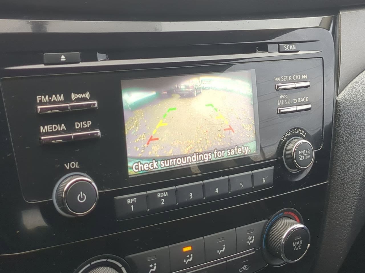 Thumbnail: 2018 Nissan Rogue Sport - 27