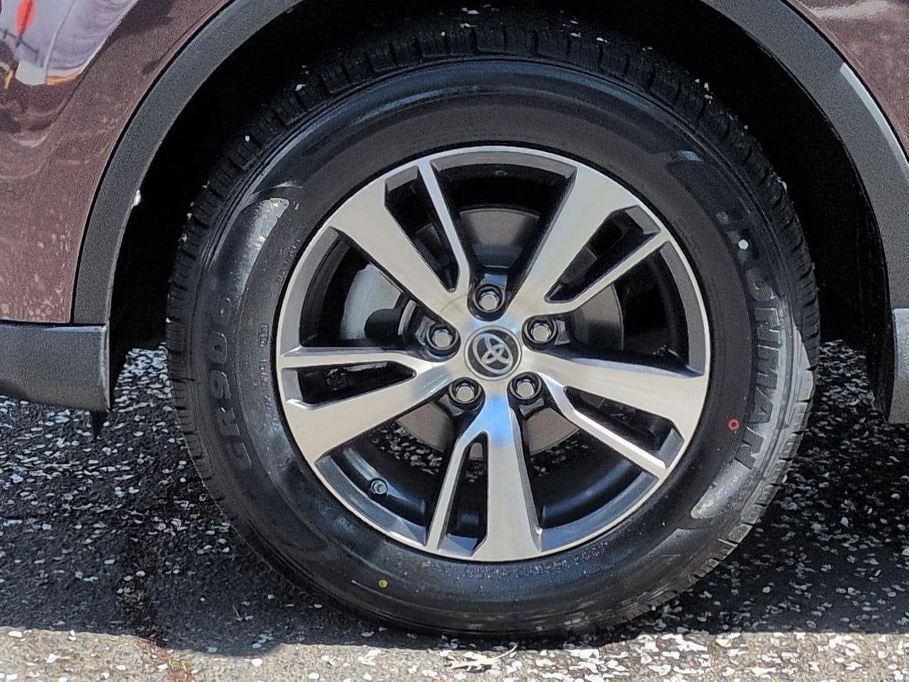 Thumbnail: 2017 Toyota RAV4 - 14