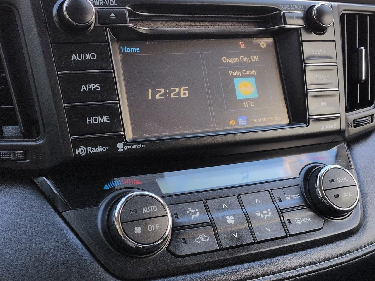 Thumbnail: 2017 Toyota RAV4 - 29