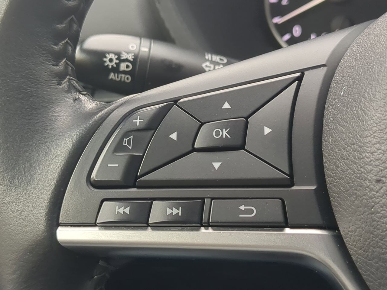 Thumbnail: 2023 Nissan Sentra - 22