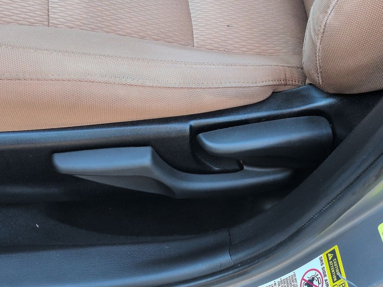 Thumbnail: 2014 Toyota Corolla - 18