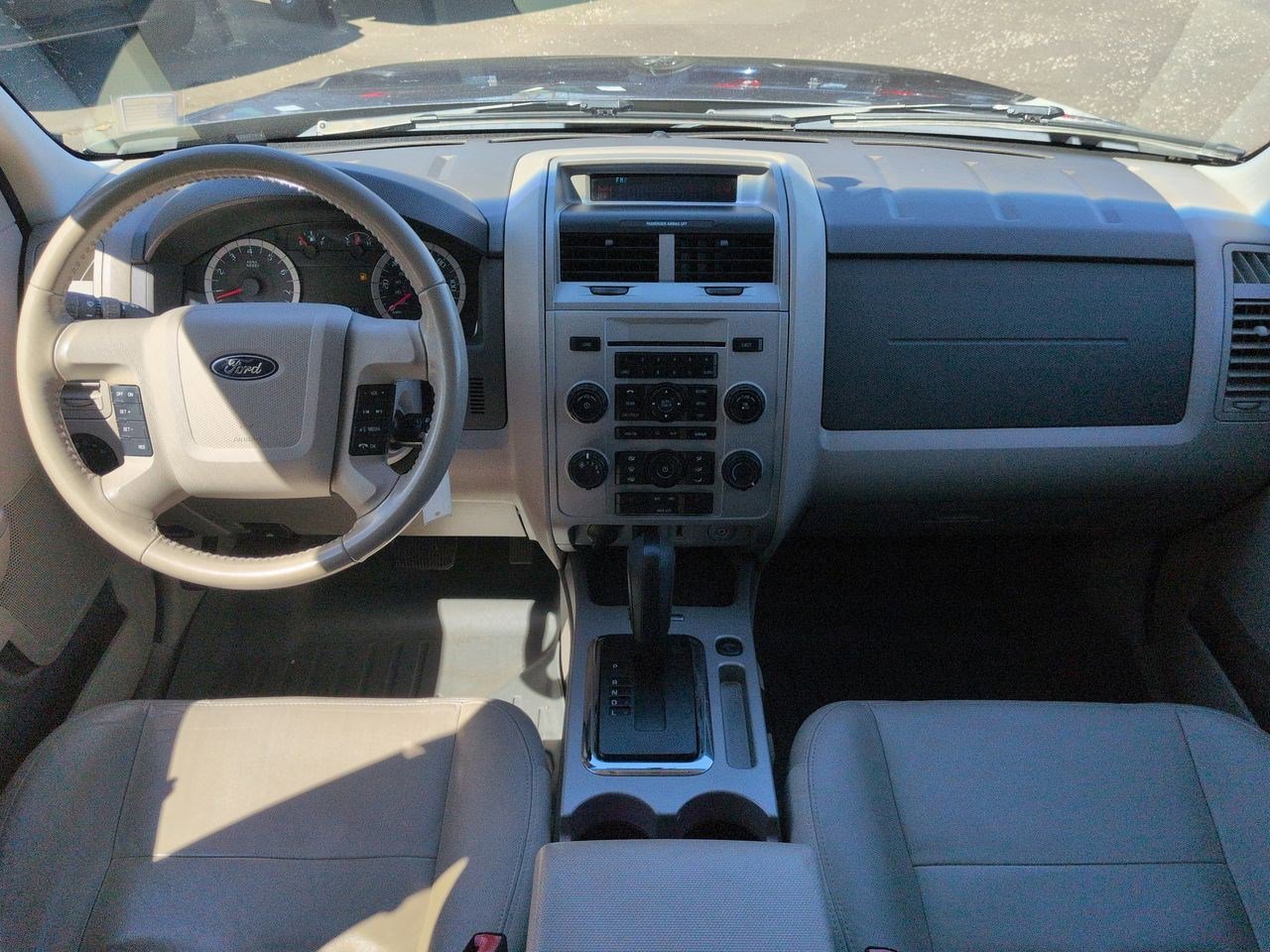 Thumbnail: 2011 Ford Escape - 16